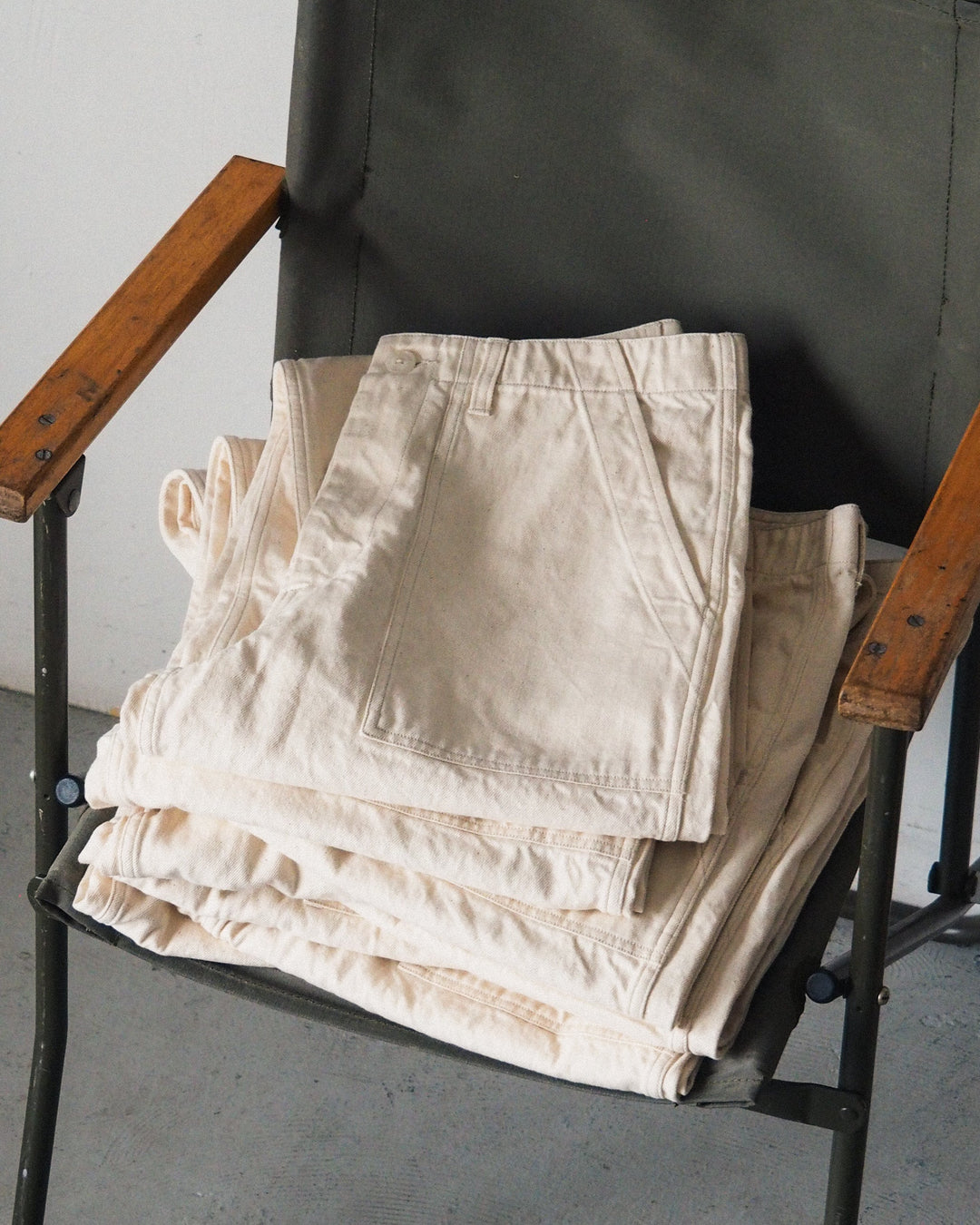 一年中履きたくなる理想のデニム "Mr.OLDMAN DENIM FATIGE PANTS"