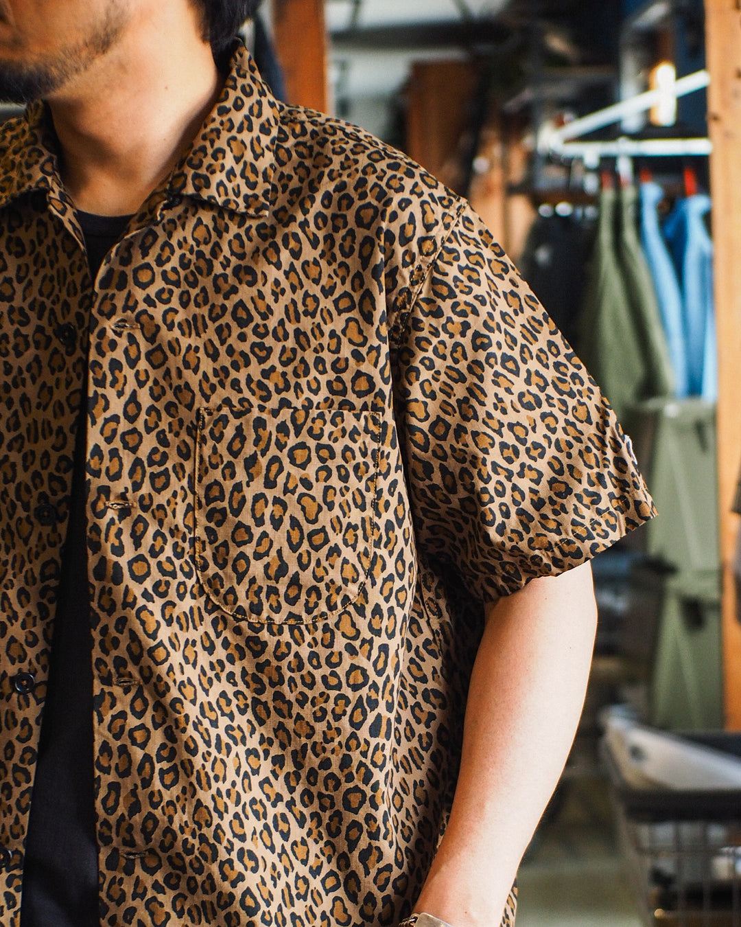 COLIMBO ZB-0314 MODEST OPEN COLLAR SHIRT "LEOPARD PATTERN"