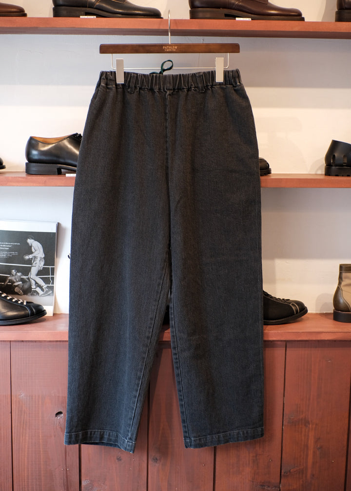 【PATHLOW】MANUAL ALPHABET 12oz BLACK DENIM EASY PANTS フェード加工