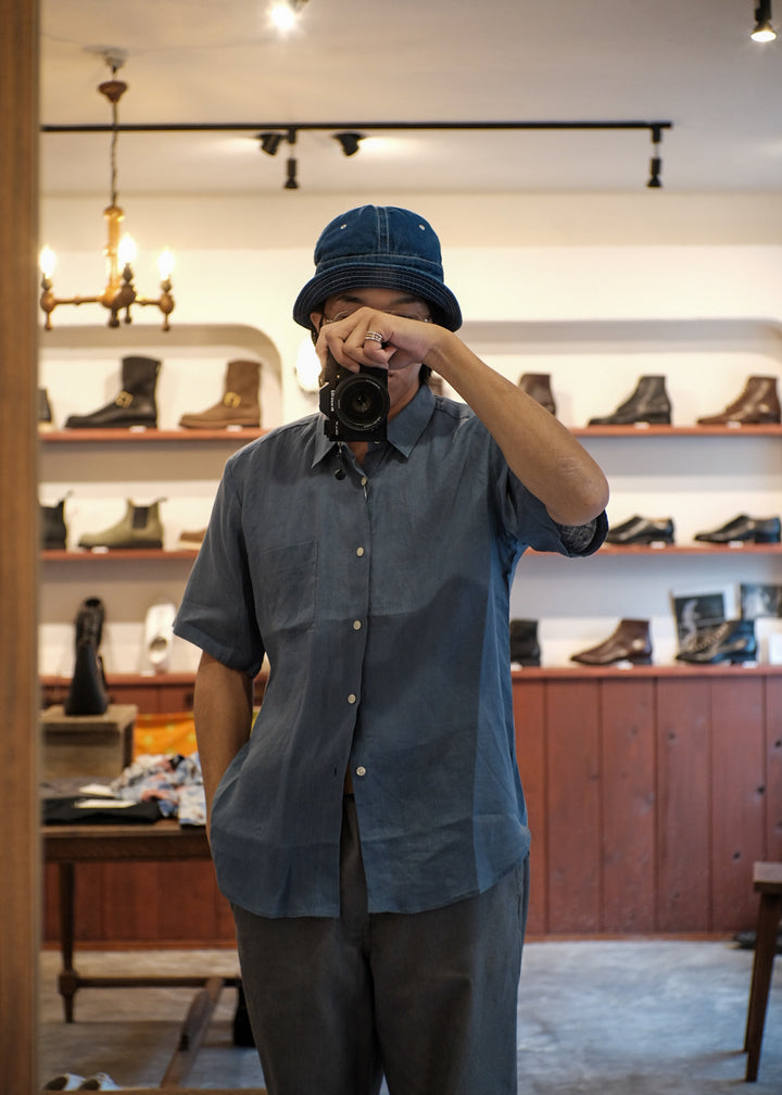 【PATHLOW】MANUAL ALPHABET 60/1 LINEN CANVAS LOOSE FIT R/C S/S SHIRTS BLUE