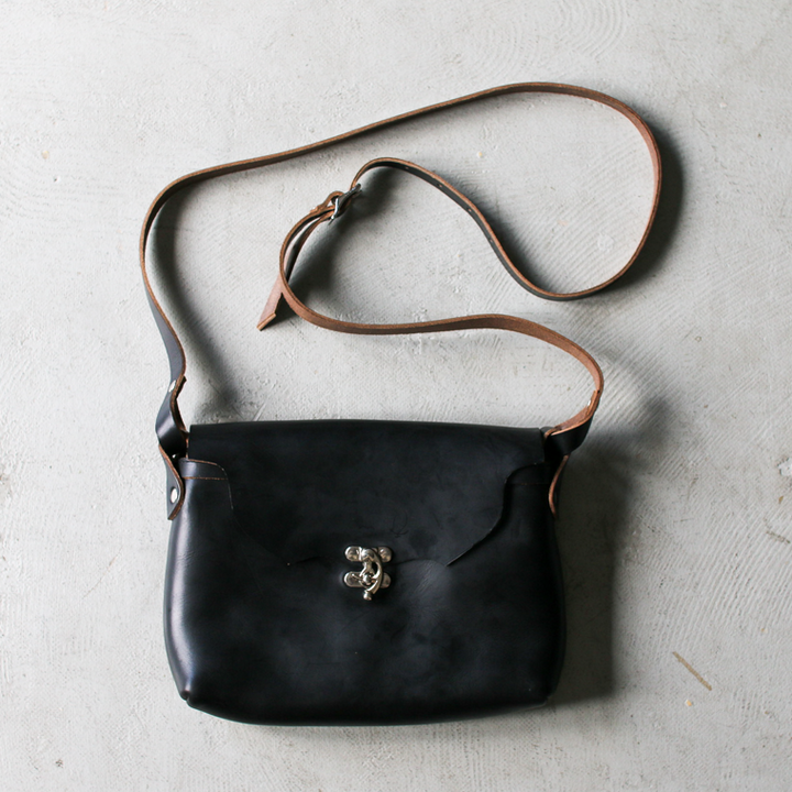FERNAND LEATHER フェルナンドレザー Horizontal Latch Pouch M ブラック