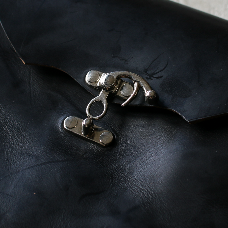 FERNAND LEATHER フェルナンドレザー Horizontal Latch Pouch M ブラック