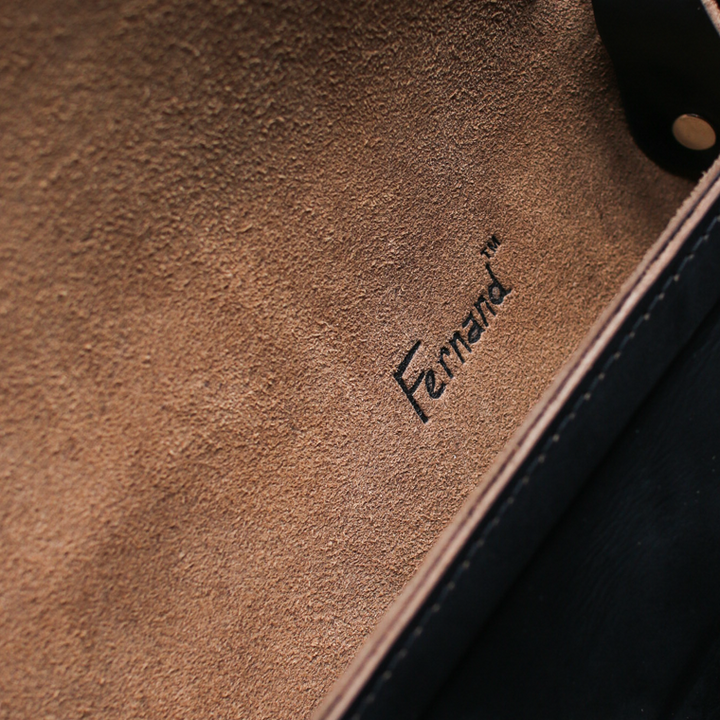 FERNAND LEATHER フェルナンドレザー Horizontal Latch Pouch M ブラック