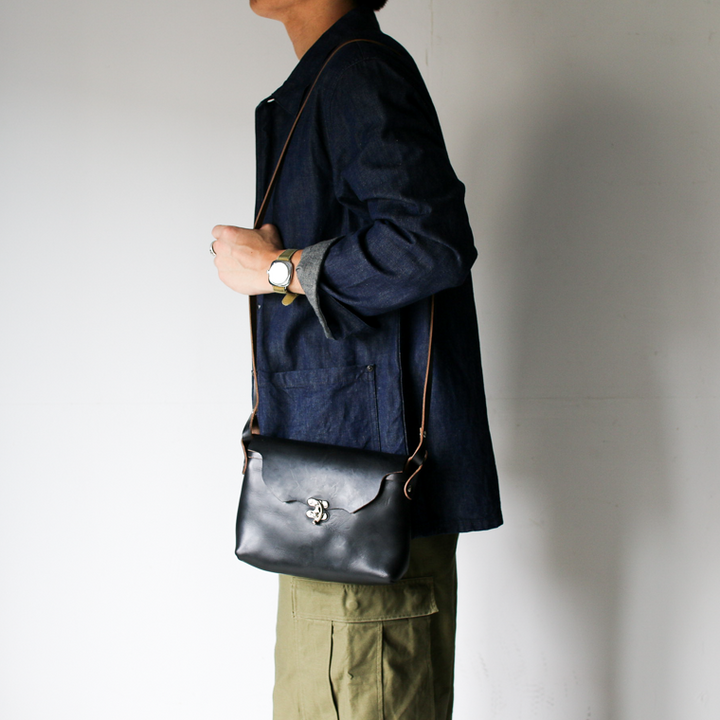 FERNAND LEATHER フェルナンドレザー Horizontal Latch Pouch M ブラック