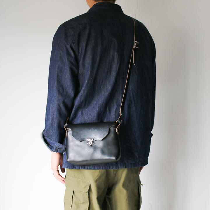 FERNAND LEATHER フェルナンドレザー Horizontal Latch Pouch M ブラック