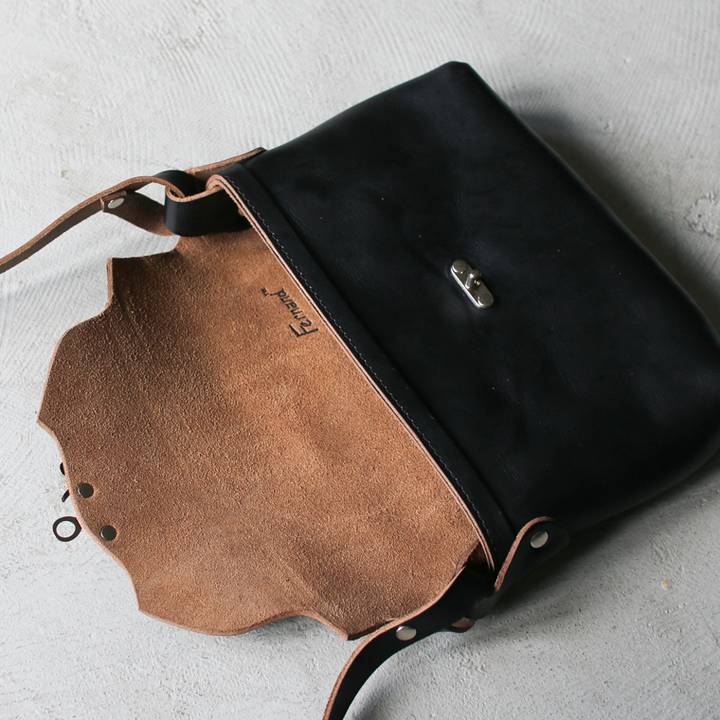 FERNAND LEATHER フェルナンドレザー Horizontal Latch Pouch M ブラック