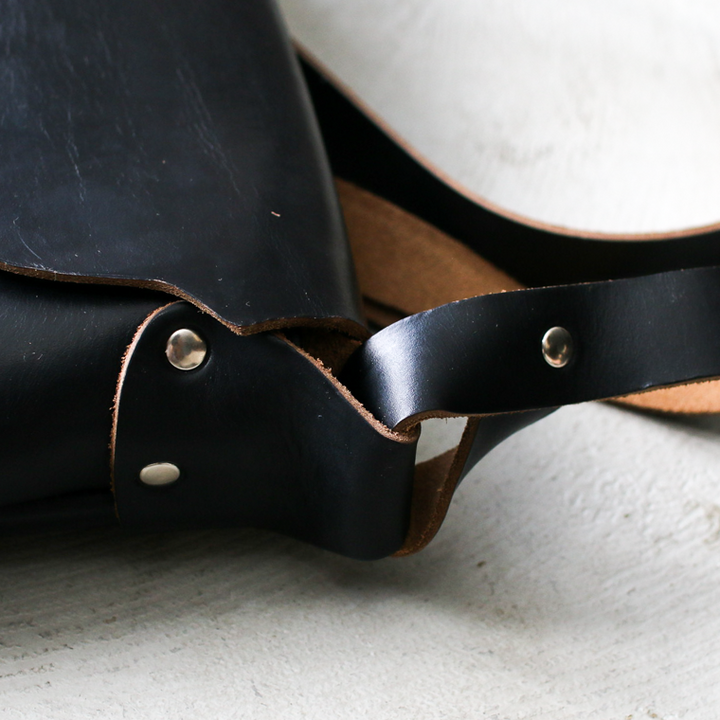 FERNAND LEATHER フェルナンドレザー iPad Latch Pouch ブラック