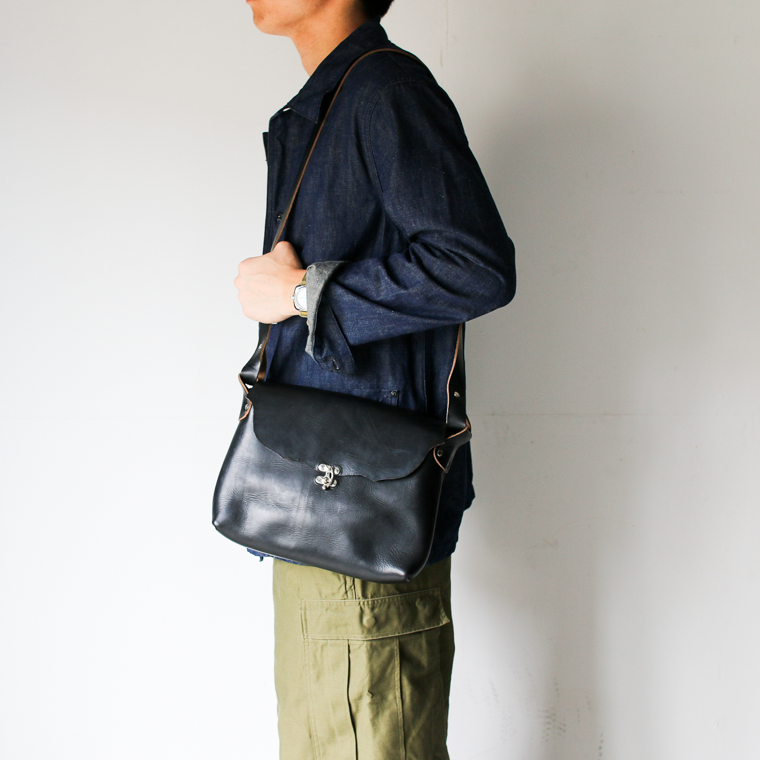 FERNAND LEATHER フェルナンドレザー iPad Latch Pouch ブラック