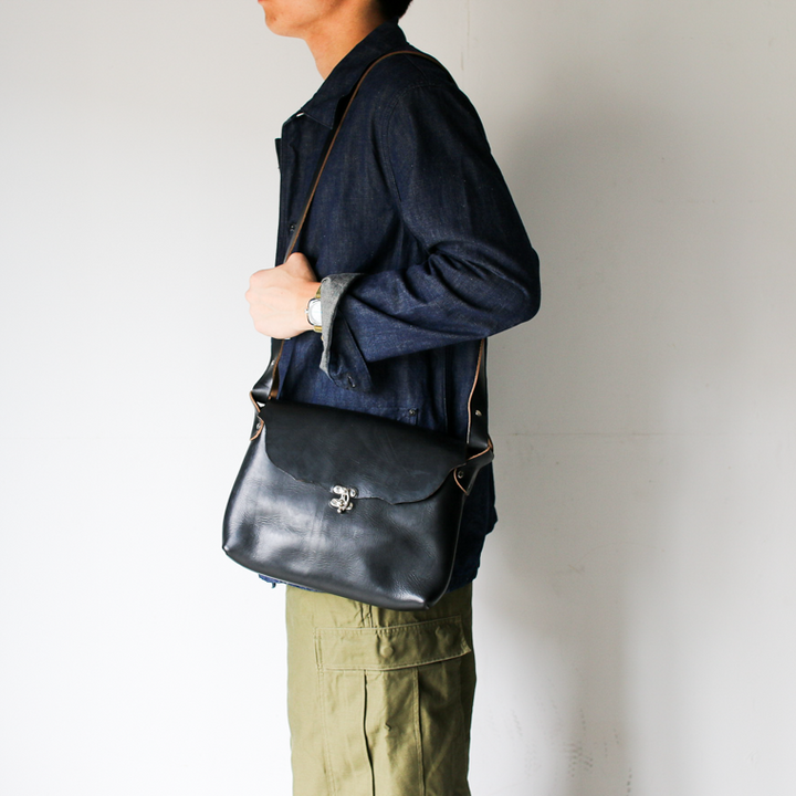 FERNAND LEATHER フェルナンドレザー iPad Latch Pouch ブラック
