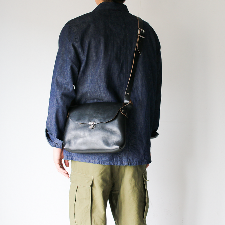 FERNAND LEATHER フェルナンドレザー iPad Latch Pouch ブラック