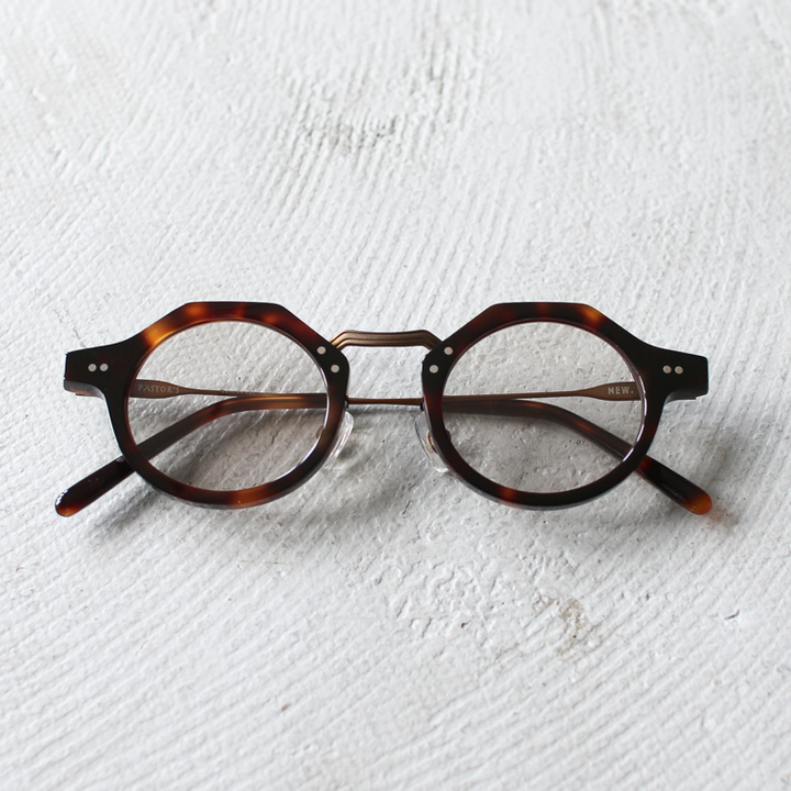 NEW. EYEWEAR  PASTOR‘S