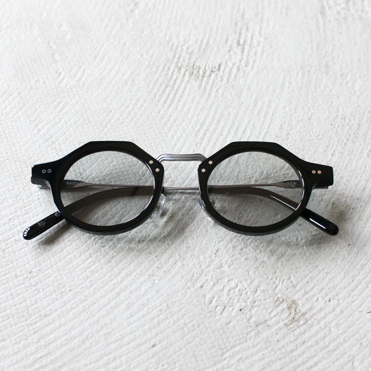 NEW. EYEWEAR  PASTOR‘S