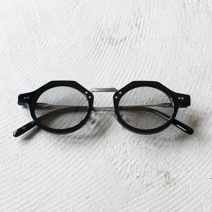 NEW. EYEWEAR  PASTOR‘S