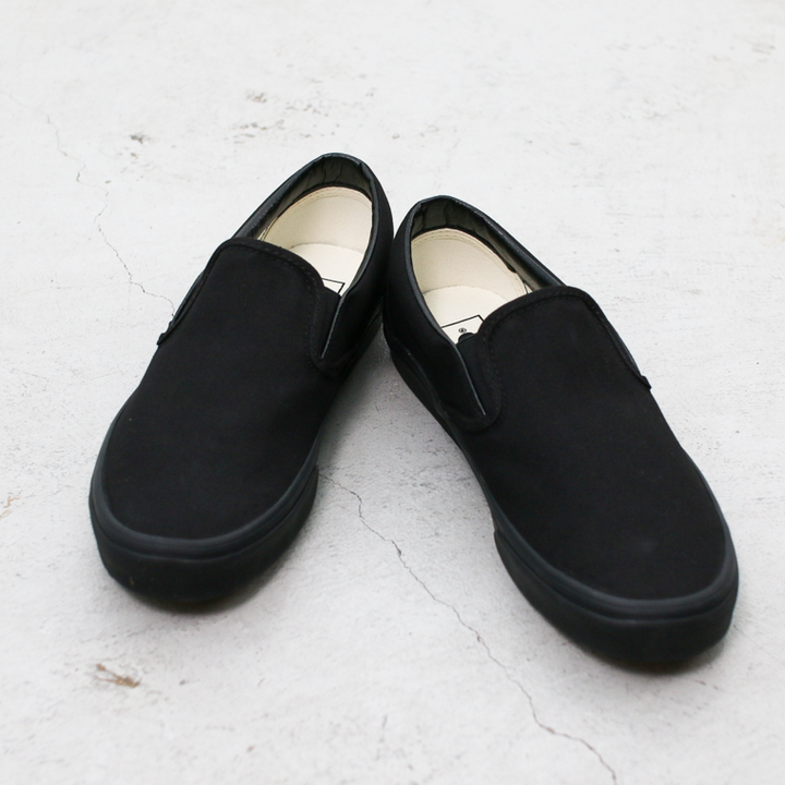 VANS  ヴァンズ  Classic Slip-On VN000EYEBKA ブラック