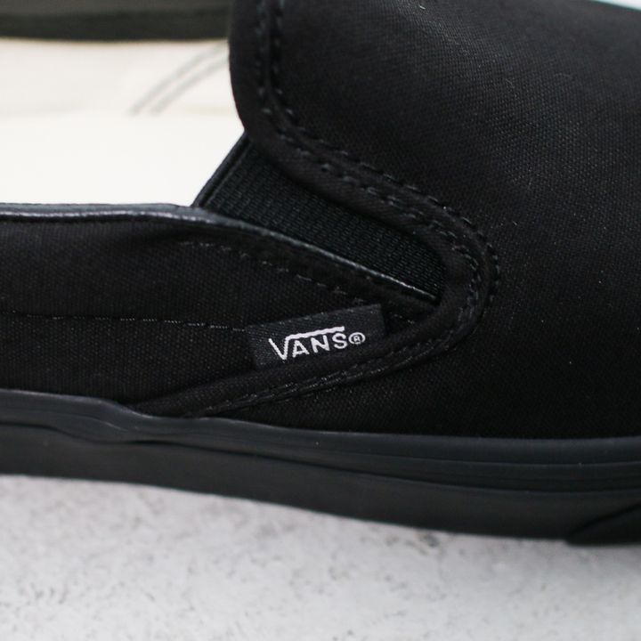 VANS  ヴァンズ  Classic Slip-On VN000EYEBKA ブラック