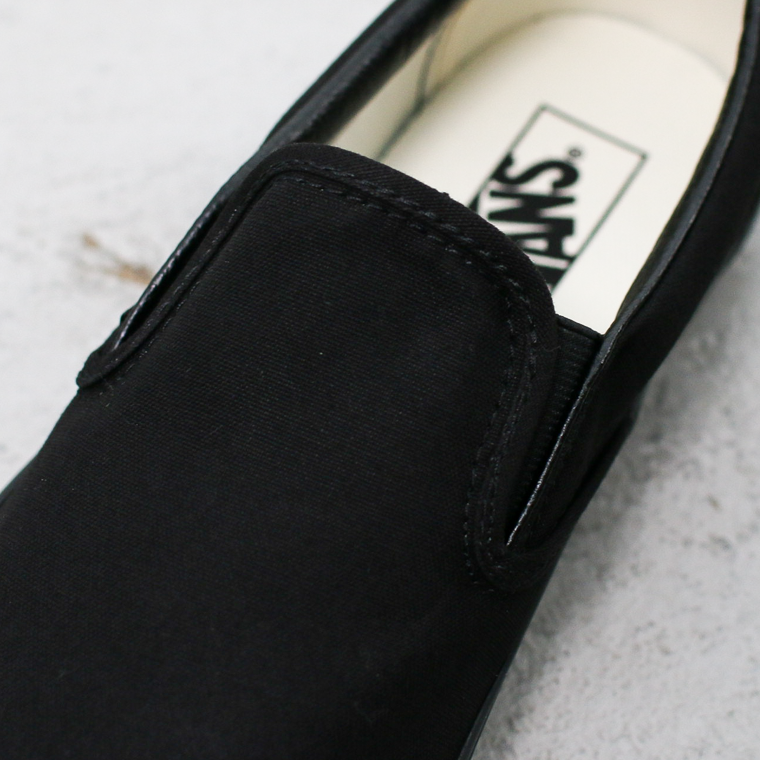 VANS  ヴァンズ  Classic Slip-On VN000EYEBKA ブラック