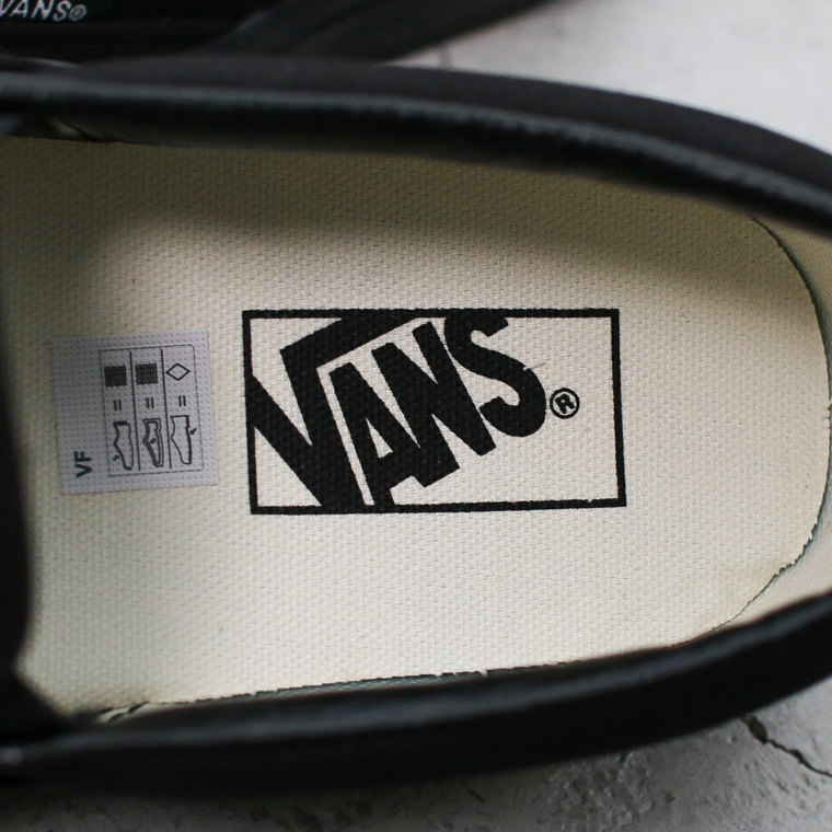 VANS  ヴァンズ  Classic Slip-On VN000EYEBKA ブラック