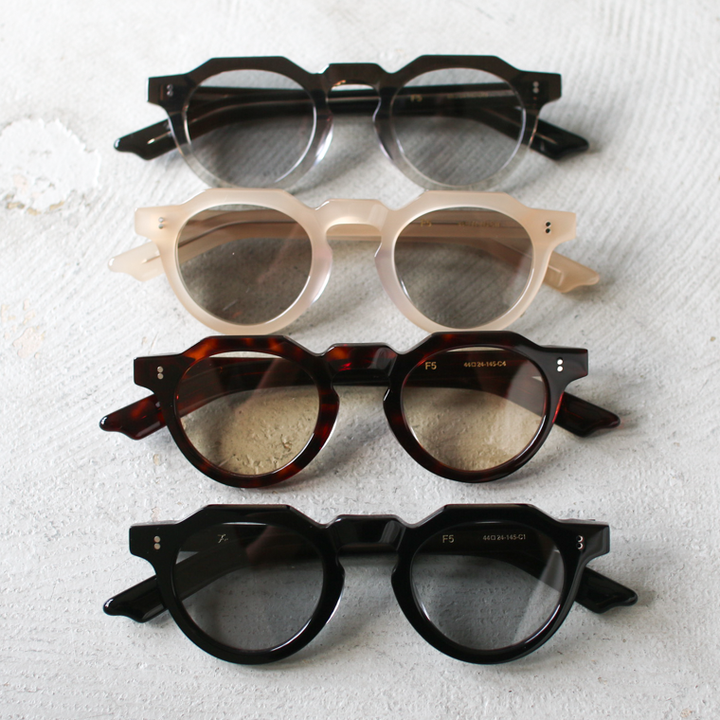 Few by New. EYEWEAR  F5