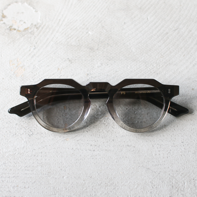 Few by New. EYEWEAR  F5