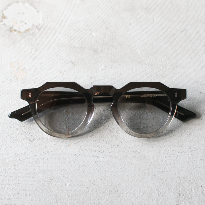 Few by New. EYEWEAR  F5