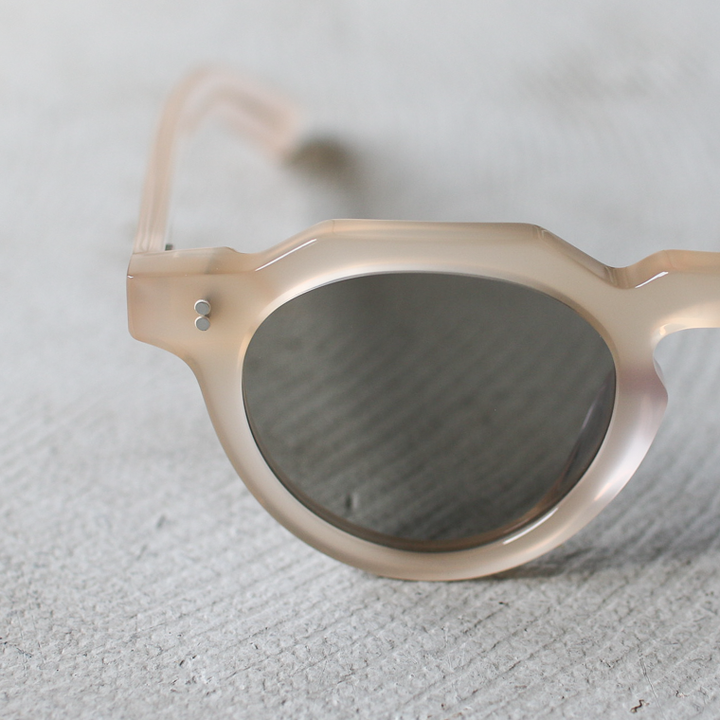 Few by New. EYEWEAR  F5
