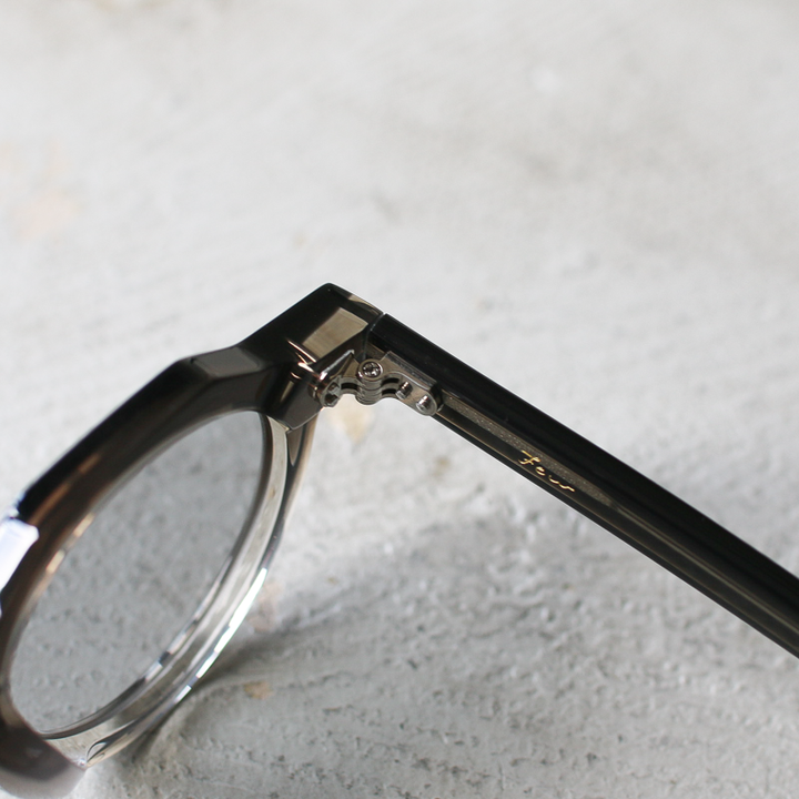 Few by New. EYEWEAR  F5