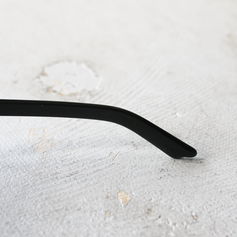 Few by New. EYEWEAR  F5