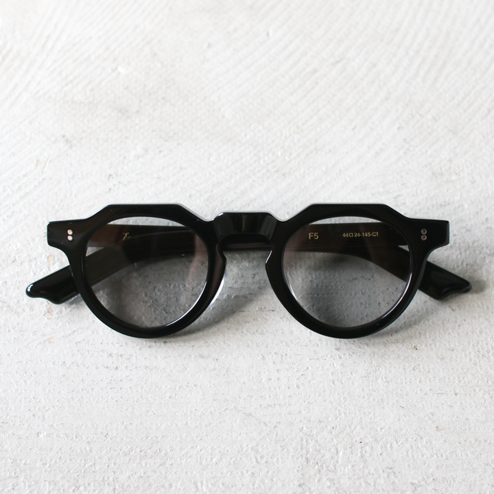 Few by New. EYEWEAR  F5