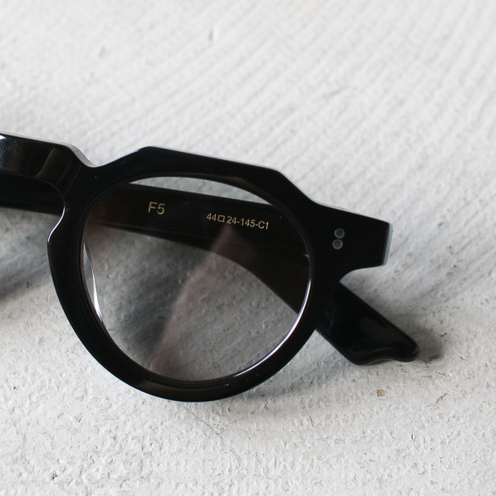 Few by New. EYEWEAR  F5