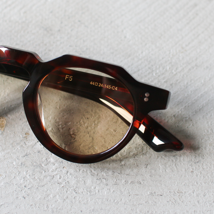 Few by New. EYEWEAR  F5