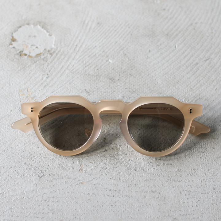 Few by New. EYEWEAR  F5