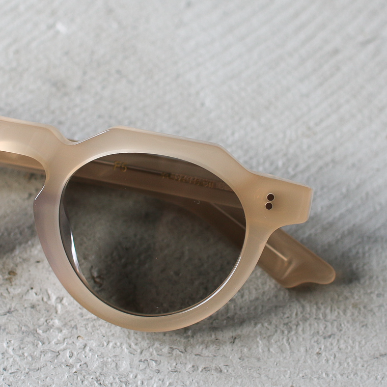 Few by New. EYEWEAR  F5