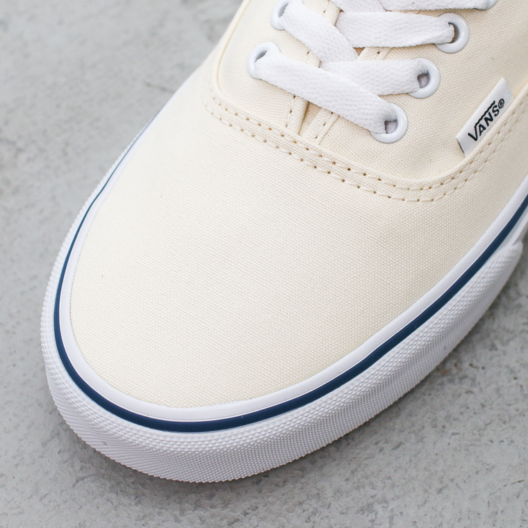 VANS  ヴァンズ    AUTHENTIC VN000EE3  ホワイト