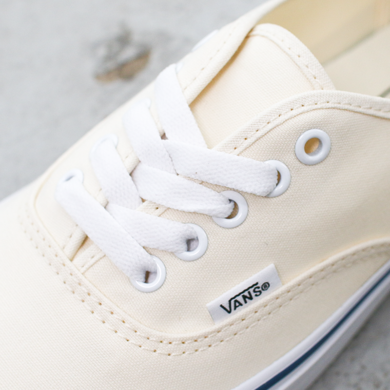 VANS  ヴァンズ    AUTHENTIC VN000EE3  ホワイト