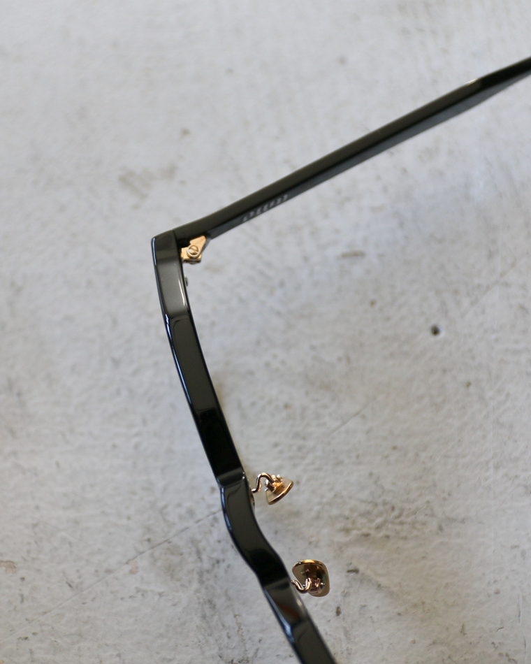 OWN EYEWEAR オウンアイウェア 