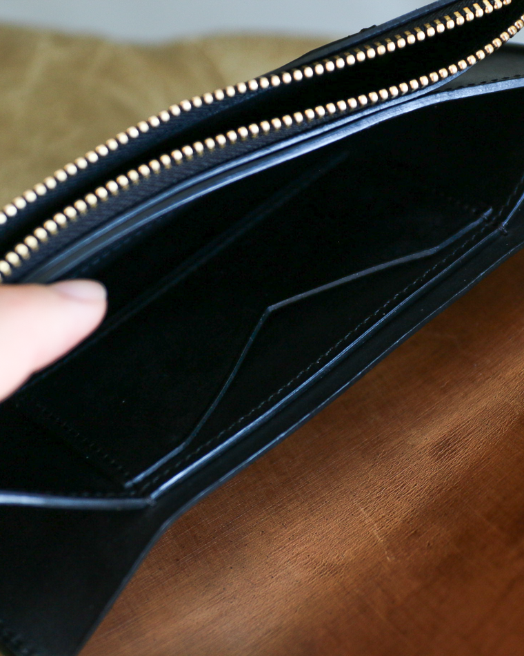 ITUAIS イトゥアイス 〜Diferente Series〜 CAVARO TRUCKER WALLET MARYAM HORSE BUTT Black