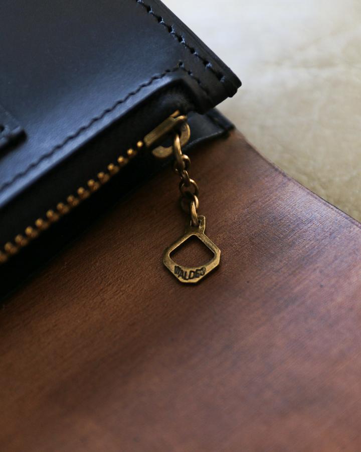 ITUAIS イトゥアイス 〜Diferente Series〜 CAVARO TRUCKER WALLET MARYAM HORSE BUTT Black