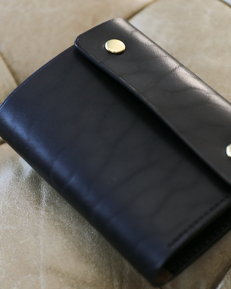 ITUAIS イトゥアイス 〜Diferente Series〜 CAVARO MINI WALLET MARYAM HORSE BUTT Black