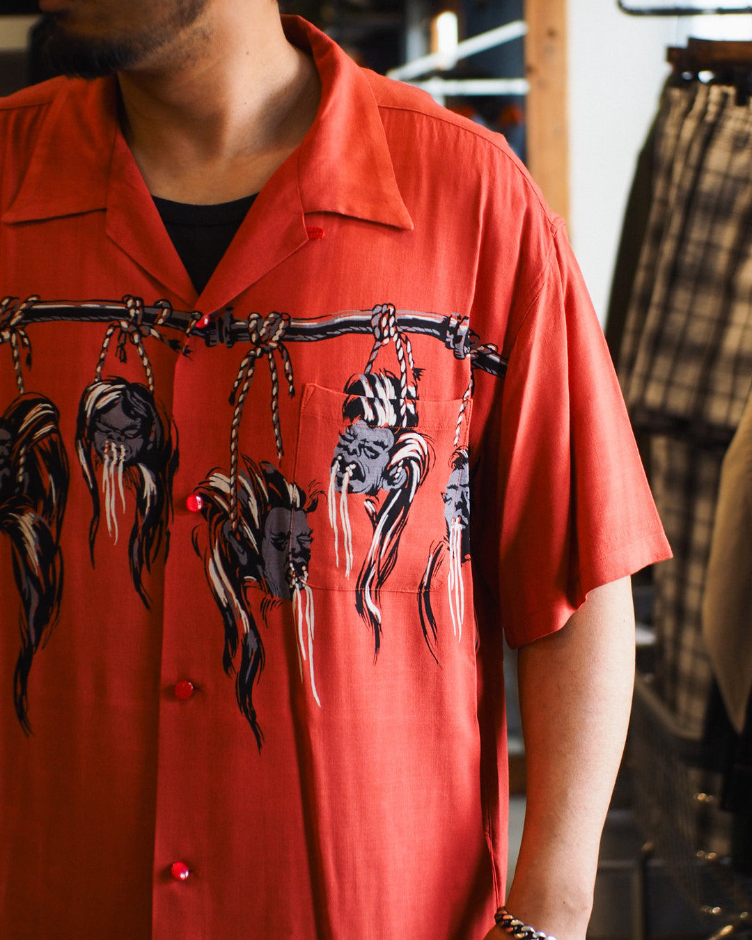STAR OF HOLLYWOOD SH39705 / HOPSACK RAYON OPEN SHIRT “SHRUNKEN HEAD” RED