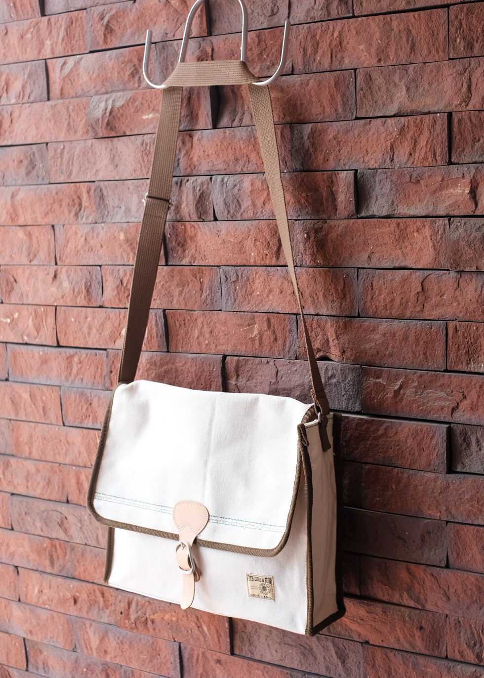 【PATHLOW】Fits Like A Hug  フィッツ ライク ア ハグ Shoulder Bag