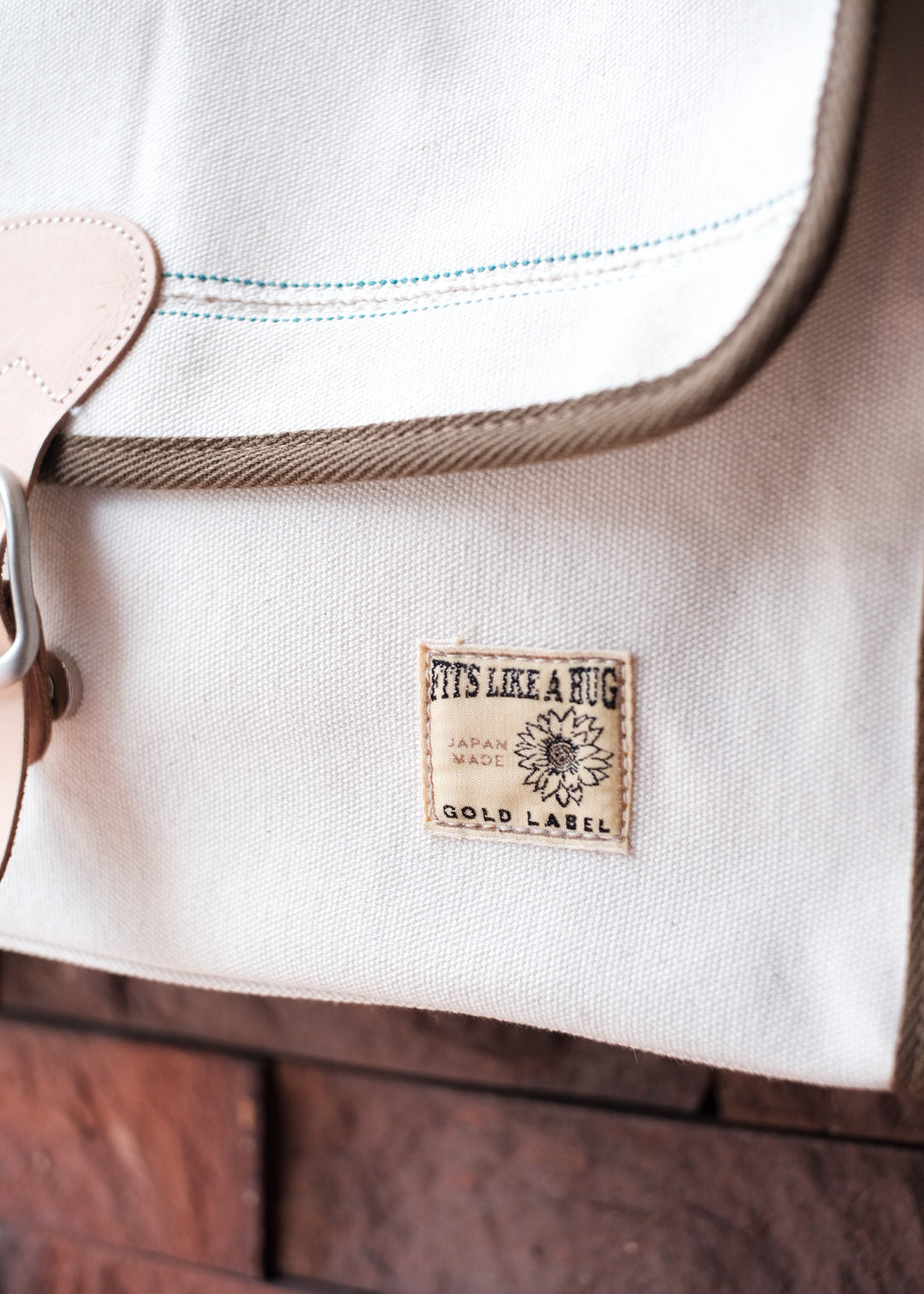 【PATHLOW】Fits Like A Hug  フィッツ ライク ア ハグ Shoulder Bag