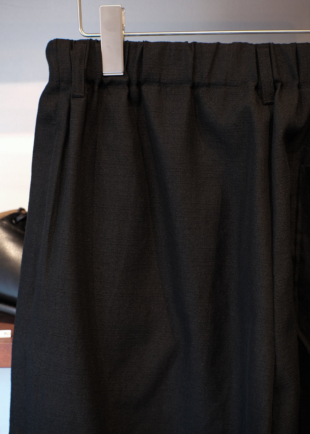 【PATHLOW】MANUAL ALPHABET RICH BUTCHER WIDE EASY PANTS BLACK