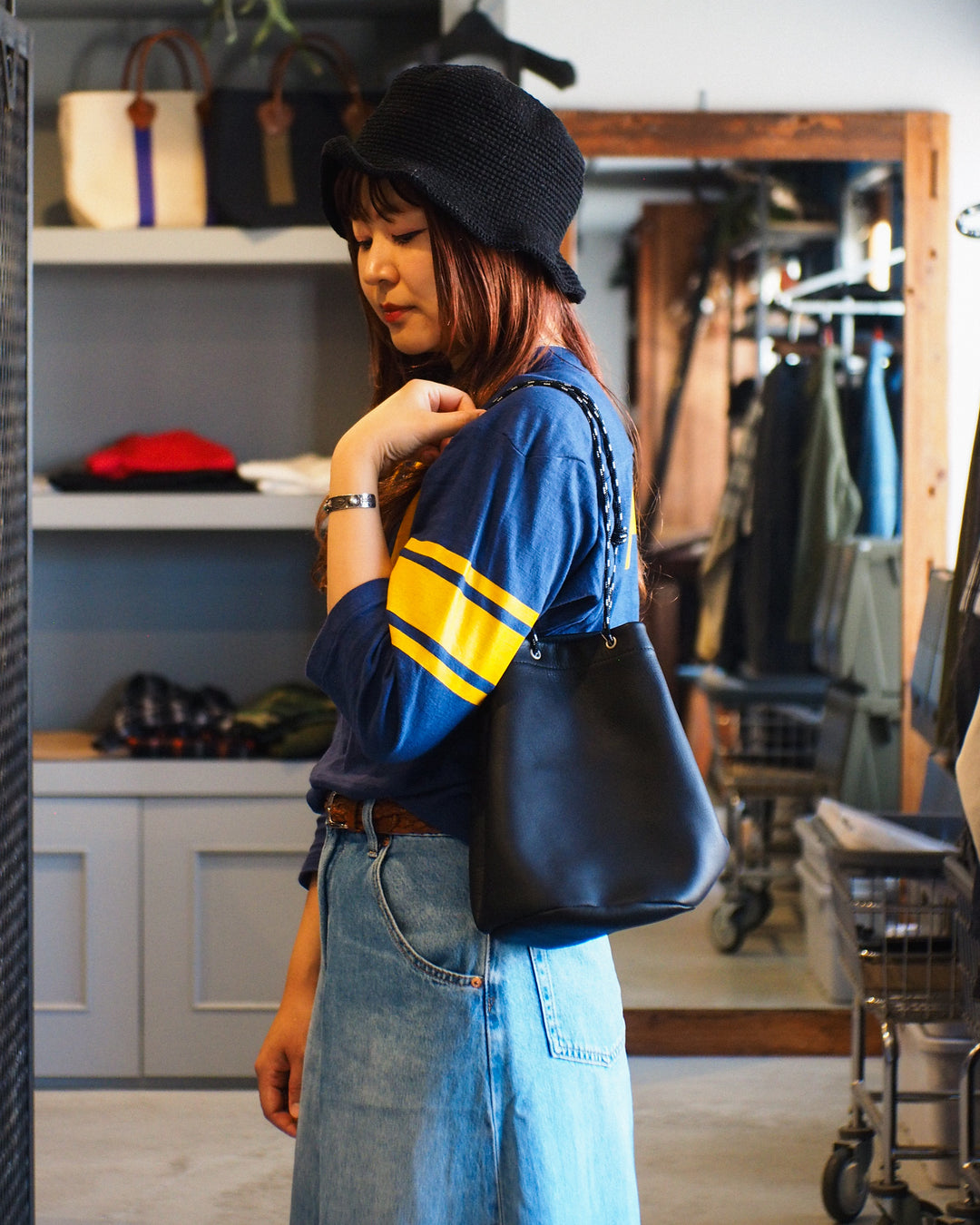 Mr.OLDMAN Leather Drawstring Bag Black