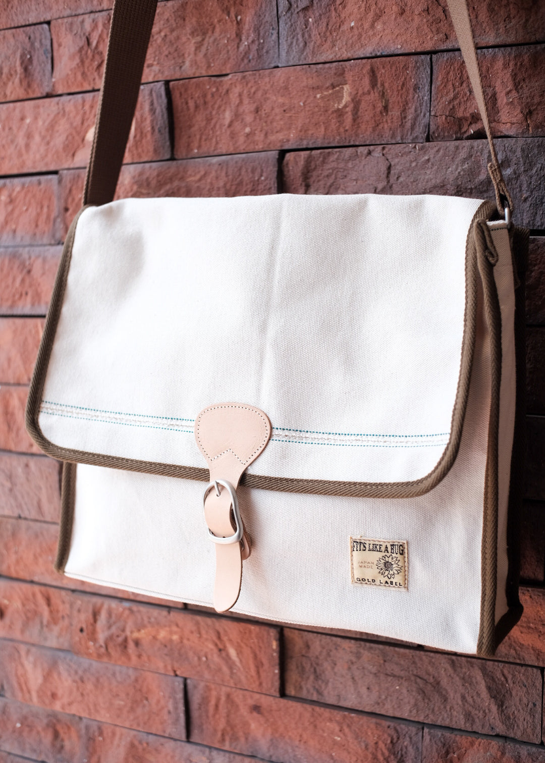 【PATHLOW】Fits Like A Hug  フィッツ ライク ア ハグ Shoulder Bag