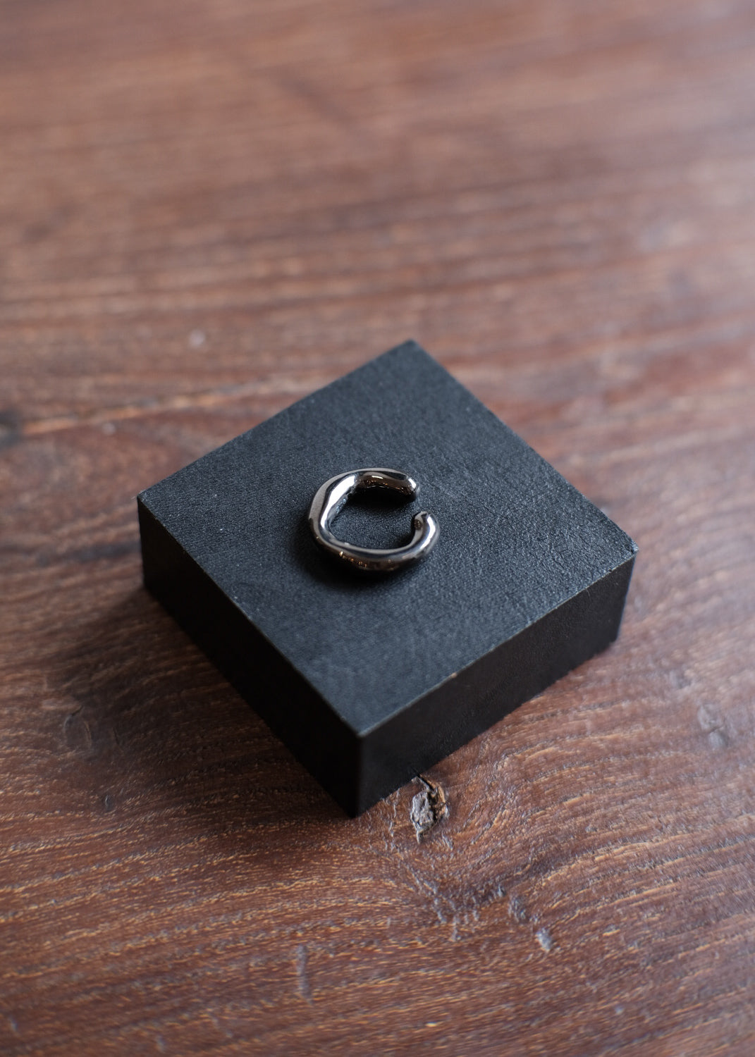 【PATHLOW】Purpura プールプラ rizo ear cuff  Gold ＆ Black