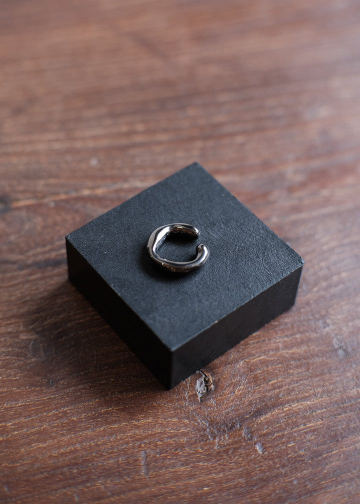 【PATHLOW】Purpura プールプラ rizo ear cuff  Gold ＆ Black