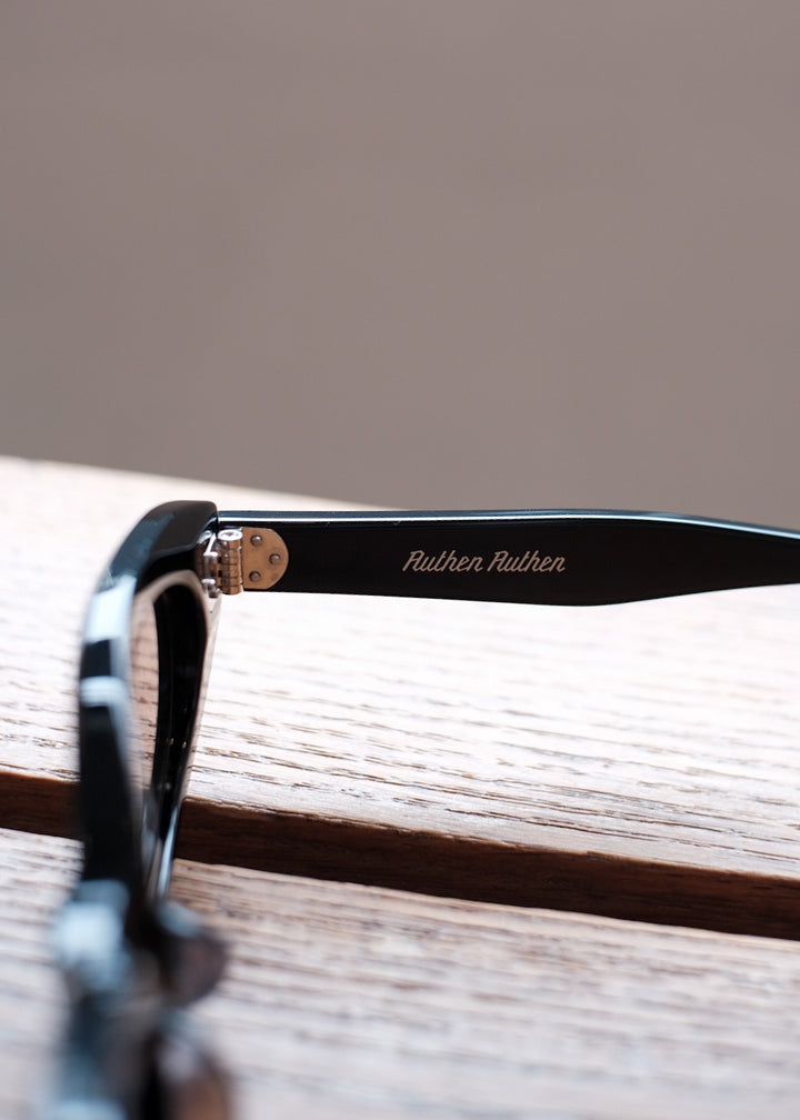 【PATHLOW】Authen Authen オーセンオーセン OVAL CAT EYE BLACK