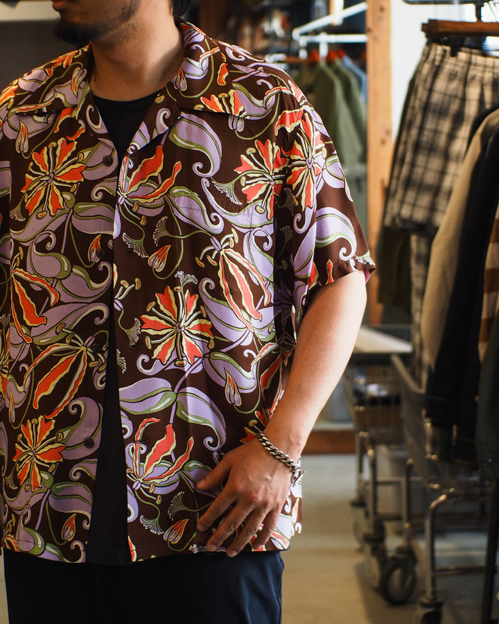 SUN SURF SS39619 / RAYON HAWAIIAN SHIRT “SPIDER LILY” Brown