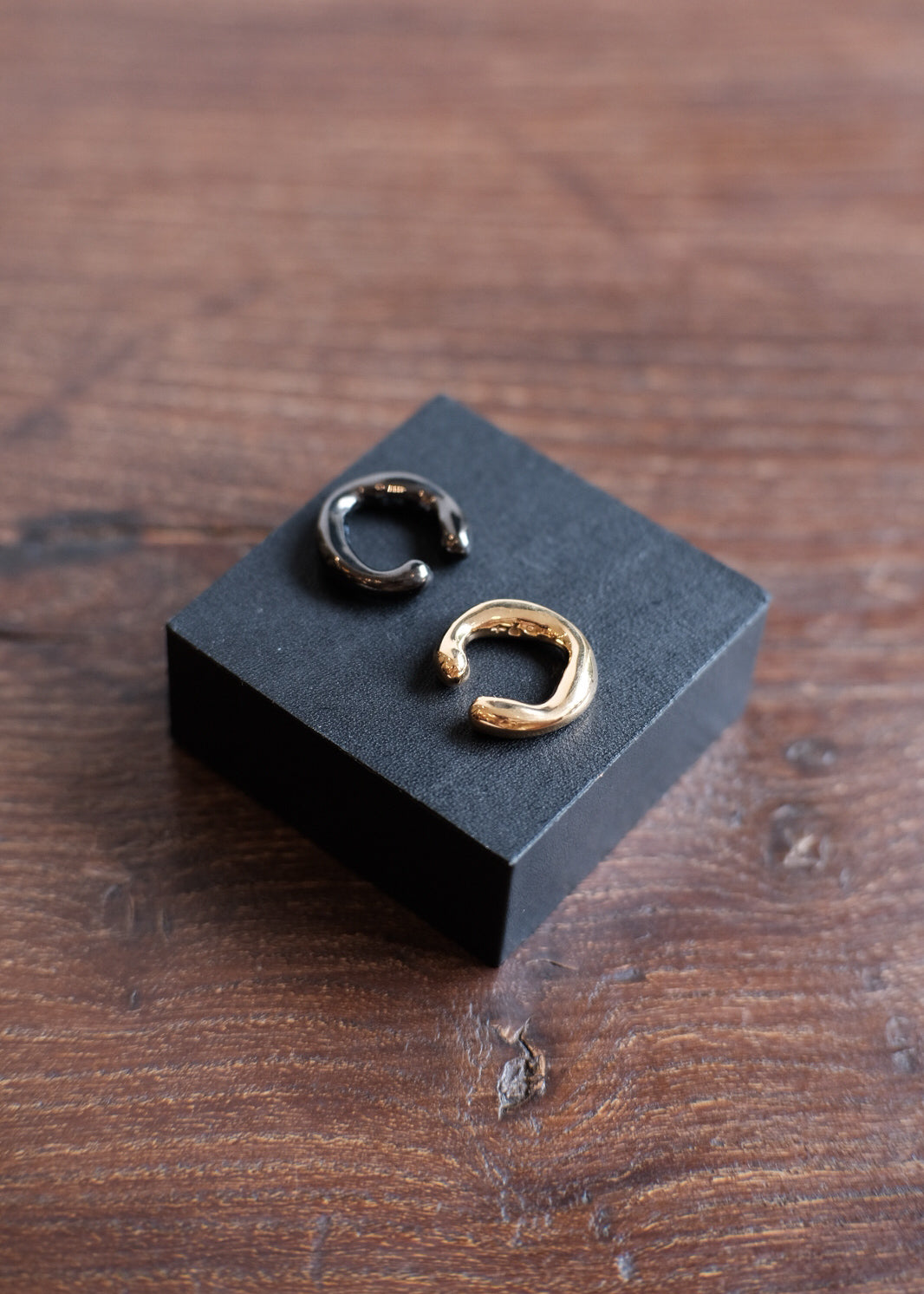 【PATHLOW】Purpura プールプラ rizo ear cuff  Gold ＆ Black