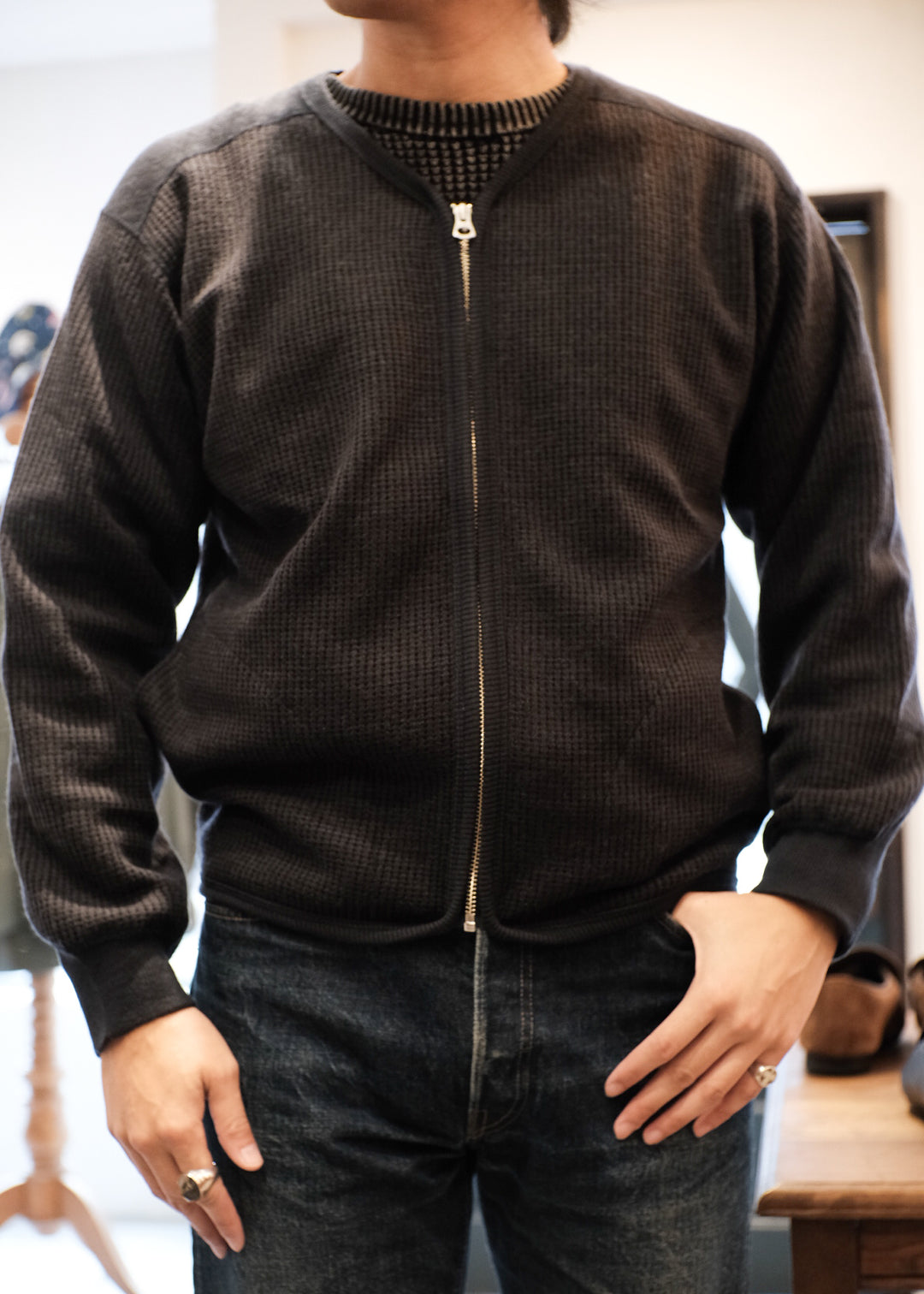 【PATHLOW】Unison Special ユニゾンスペシャル WOOL WAFFLE ZIP CARDIGAN BLACK